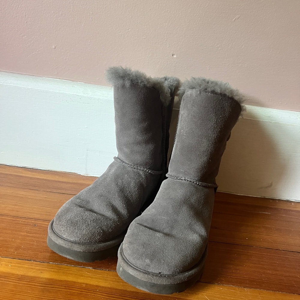 Gray midi ugg boots size 7